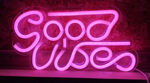 Cartel led sumergible decoración exterior "Good Vibes" 31.60 x 17.5 cm