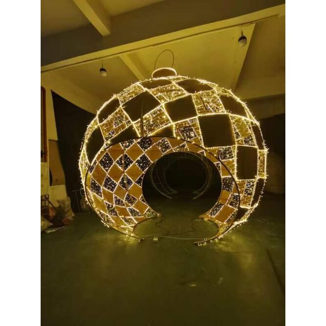 Bola Led dorada visitable decoración profesional Navidad 4 x 4.5m