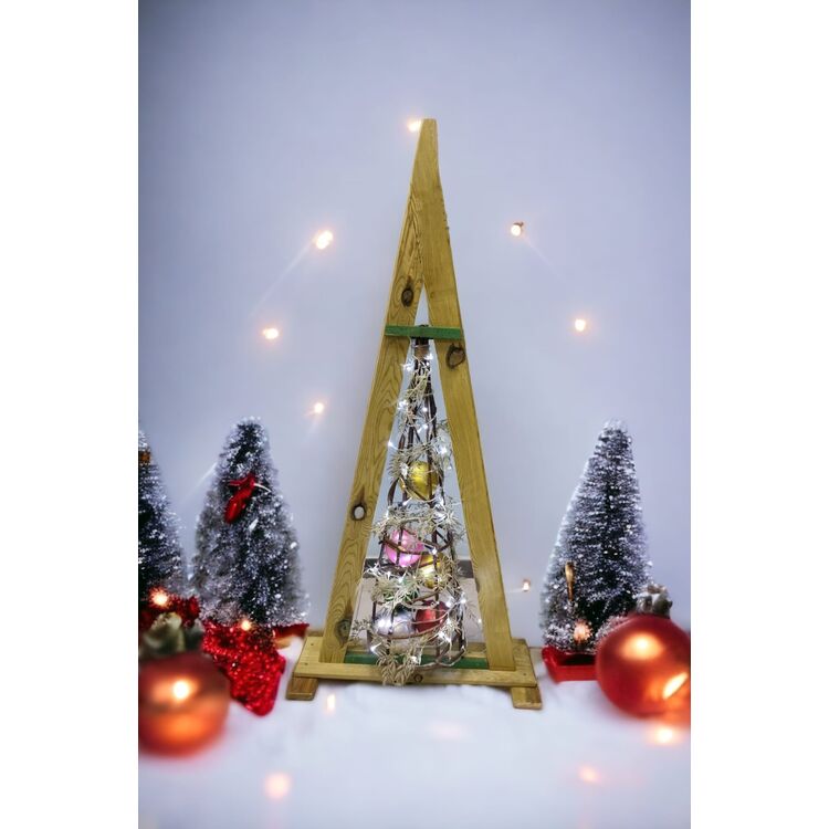 Árbol madera artesanal decoración Navidad 6 bolas colores y guirnalda Led 137 x 65 x 23 cm